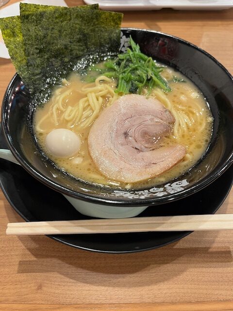 町田商店　豚骨醤油ラーメン